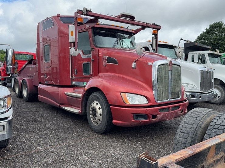 2014-kenworth-t660-image-1