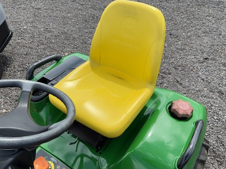 john-deere-x740-image-9