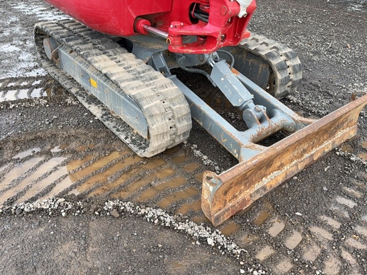 takeuchi-tb230-image-7
