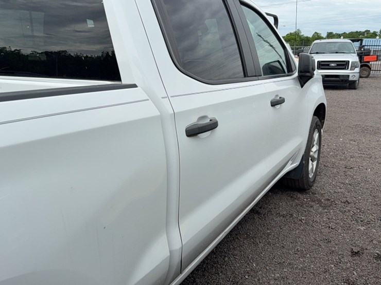 #3014-•-2022-chevy-silverado-pickup-truck-image-6