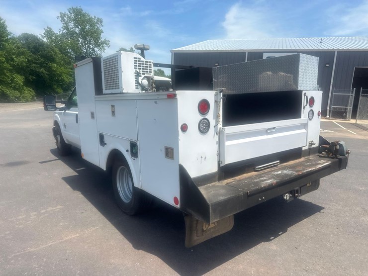 2015-ford-f350-image-9