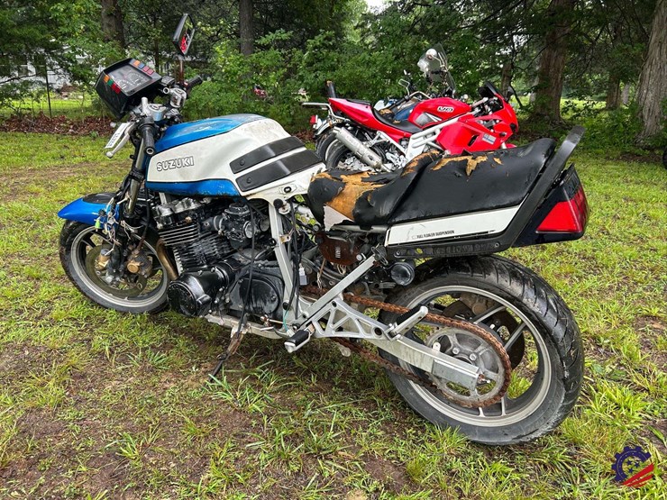 1985-suzuki-gs1150-motorcycle-image-2