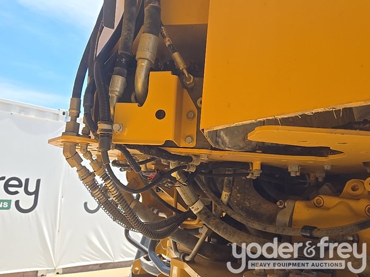 2023-deere-260e-image-21