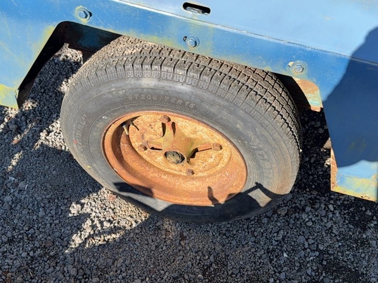 john-deere-330-image-3