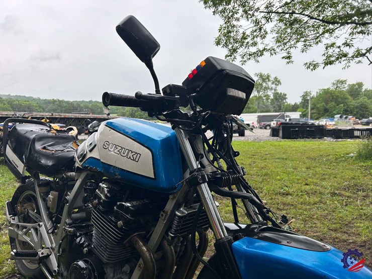 1985-suzuki-gs1150-motorcycle-image-18