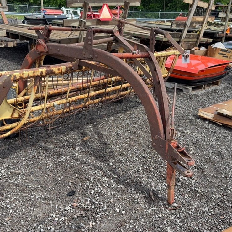 NEW HOLLAND 256