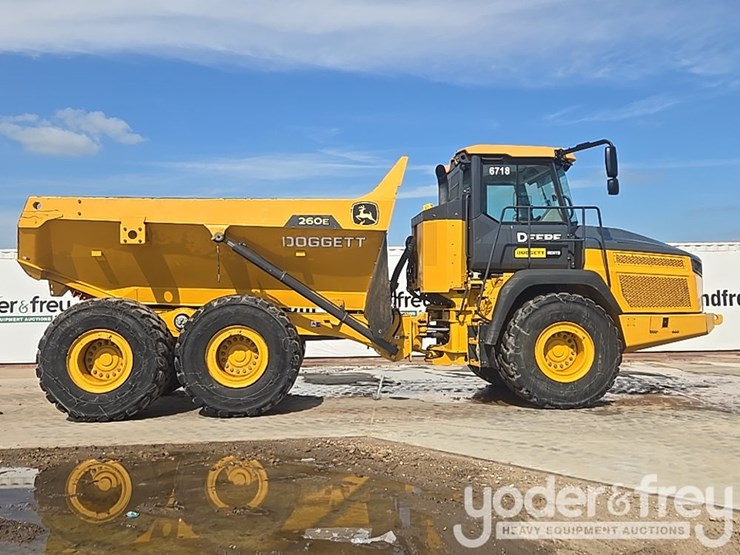 2023-deere-260e-image-6
