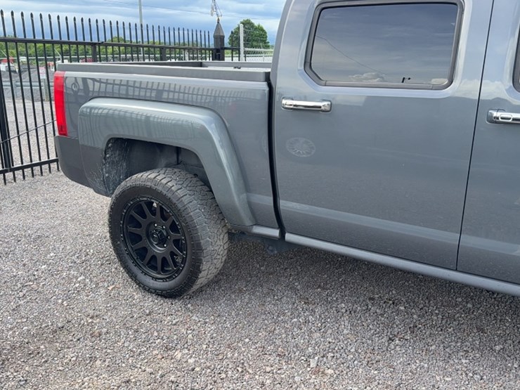 #3013-•-2009-hummer-h3t-pickup-truck-image-5