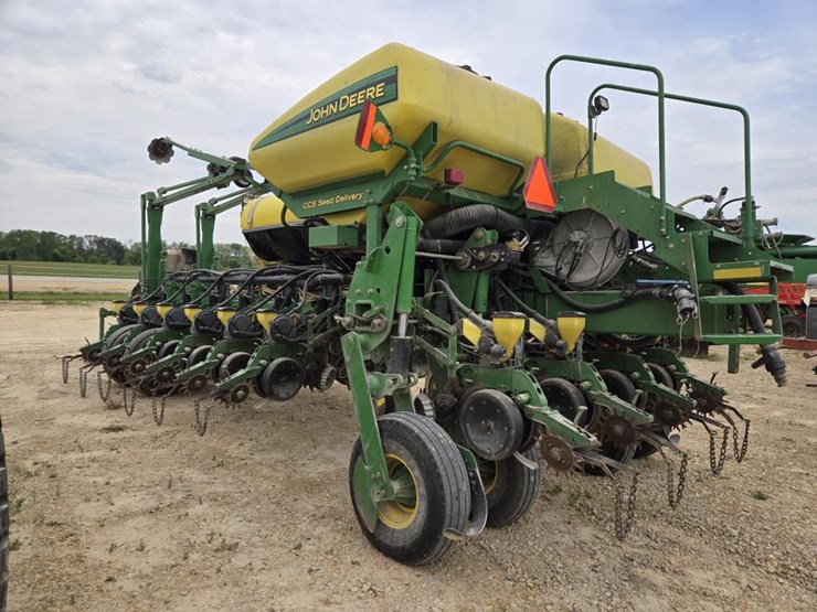 john-deere-1770nt-image-11