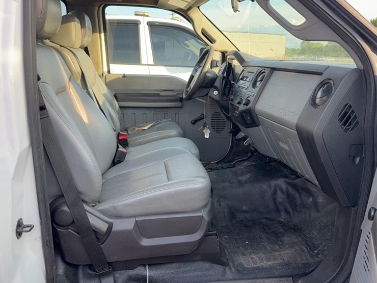 2014-ford-f550-image-9