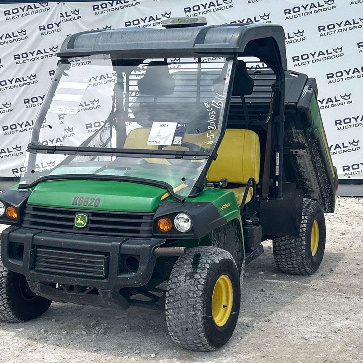 JOHN DEERE GATOR