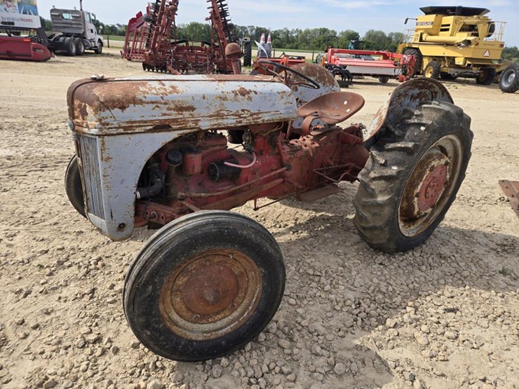ford-8n-image-1