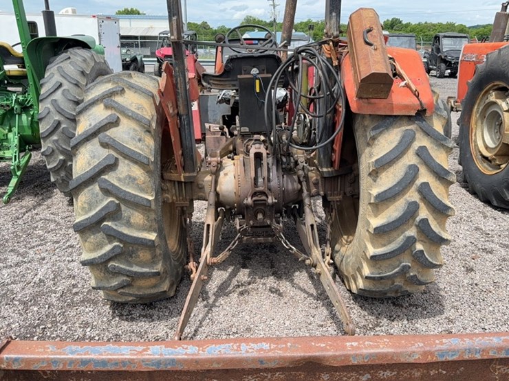 massey-ferguson-261-image-9