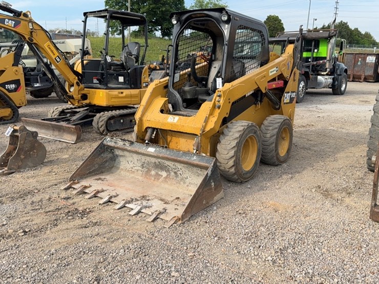 caterpillar-242d-image-1
