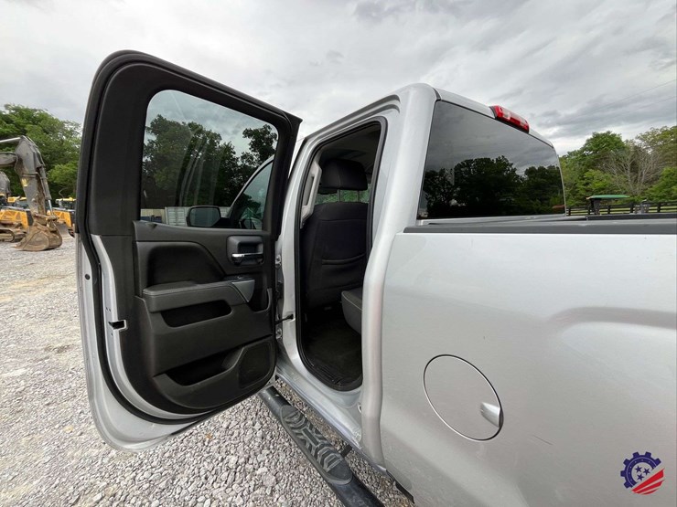 2017-chevrolet-silverado-lt-pickup-truck-image-72