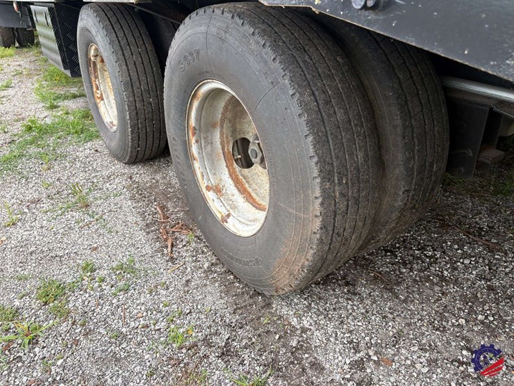 1995-cherokee-t/a-step-deck-equipment-trailer-image-35