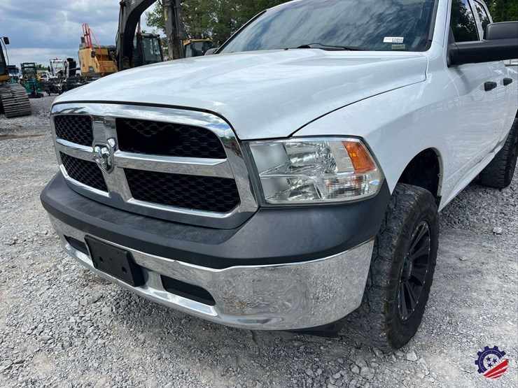 2014-dodge-1500-image-15