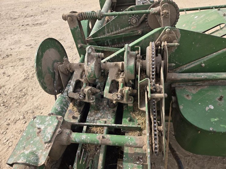 john-deere-24t-image-8