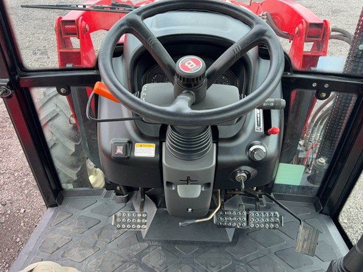 #3042-•-branson-7845-tractor-image-16