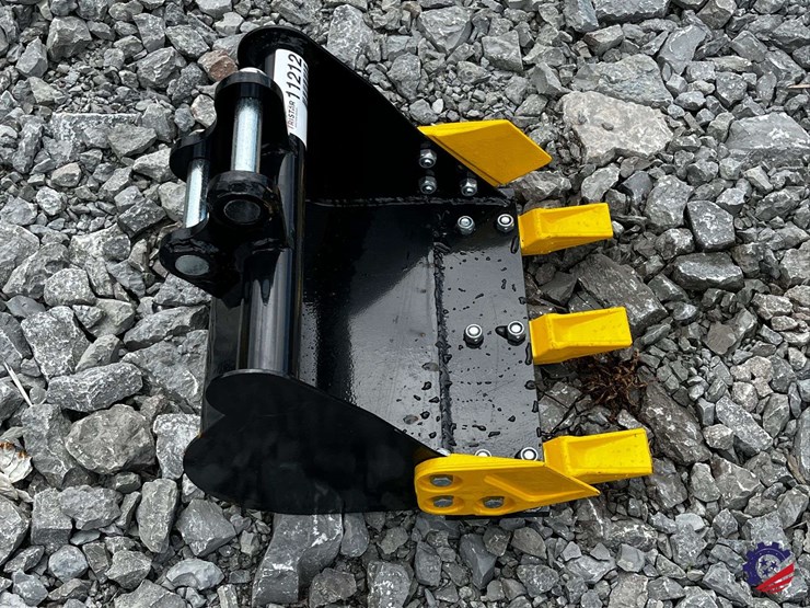 unused-2026-ce-16in-toothed-bucket-image-6