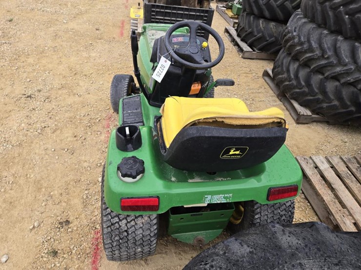 john-deere-235-image-3