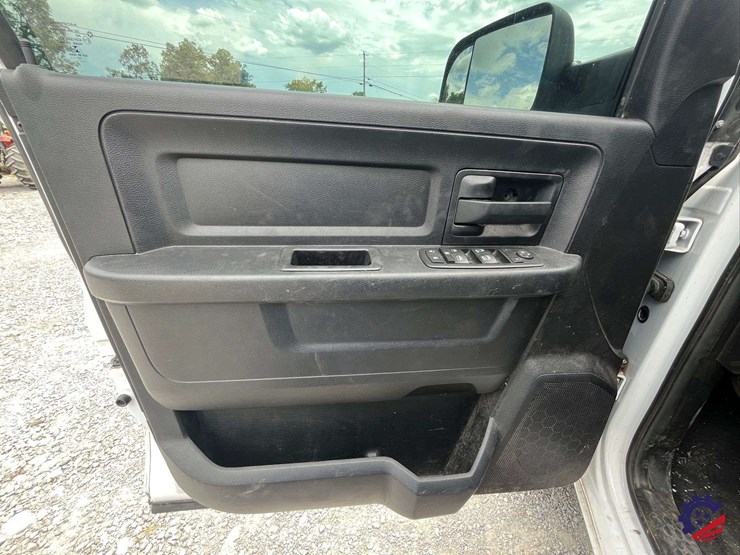 2014-dodge-1500-image-58