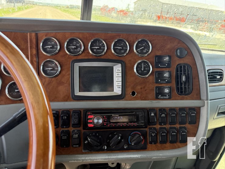 2009-peterbilt-386-image-52