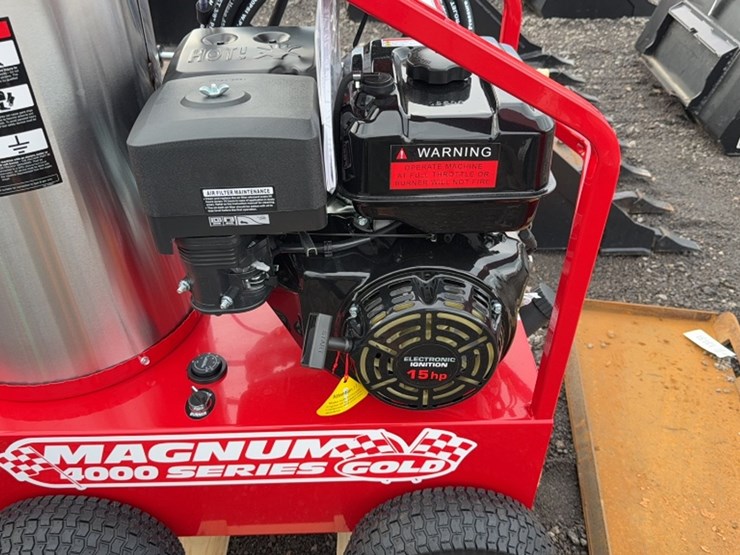 #2058-•-magnum-4000-series-pressure-washer-image-3