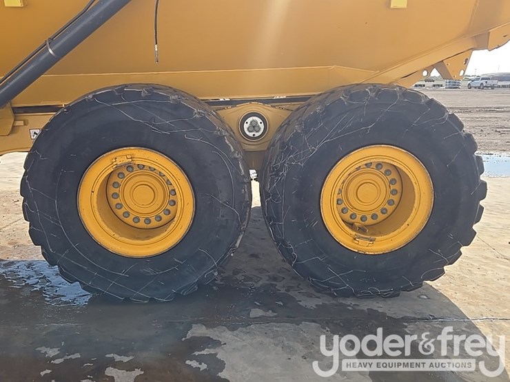 2023-deere-260e-image-10
