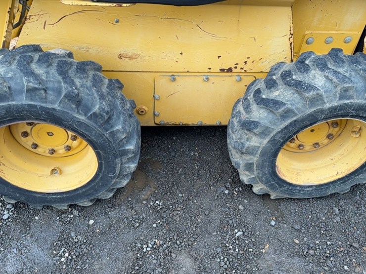 john-deere-260-image-11