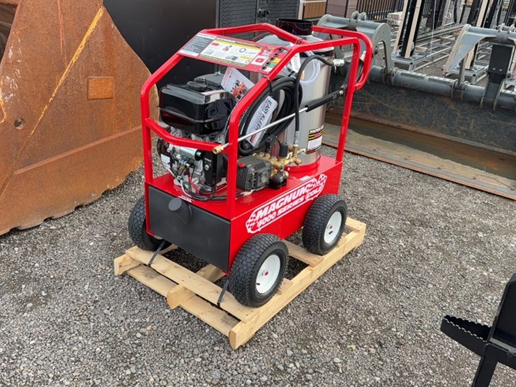 #2036-•-magnum-4000-series-pressure-washer-image-1