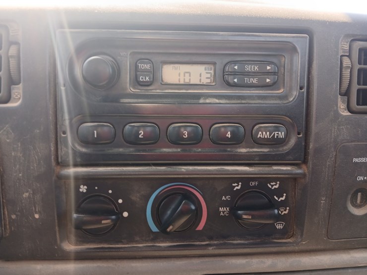2003-ford-f550-image-41