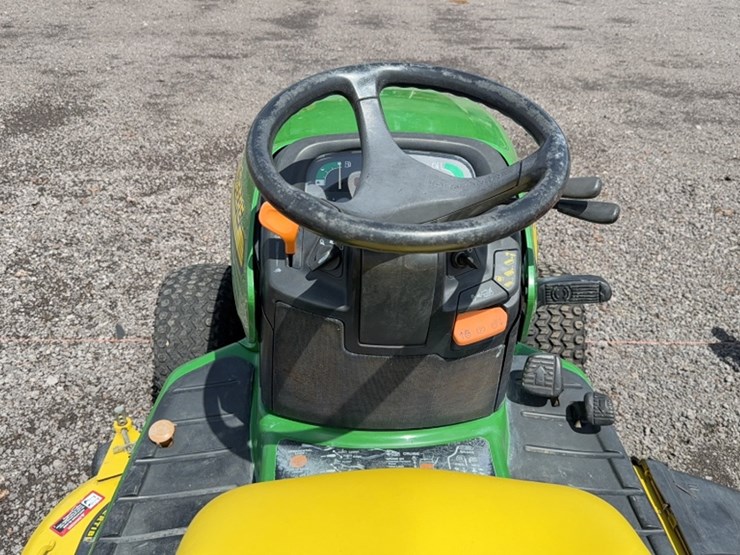 john-deere-x585-image-11