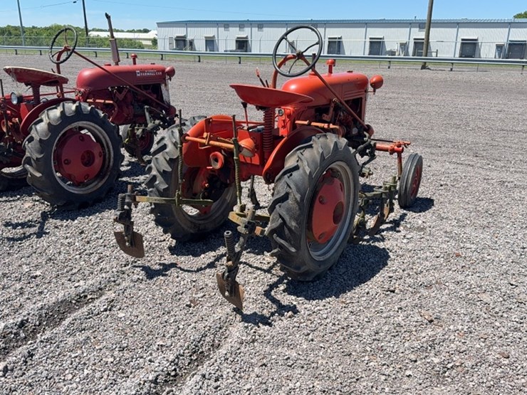 #3070-•-farmall-cub-tractor-image-8