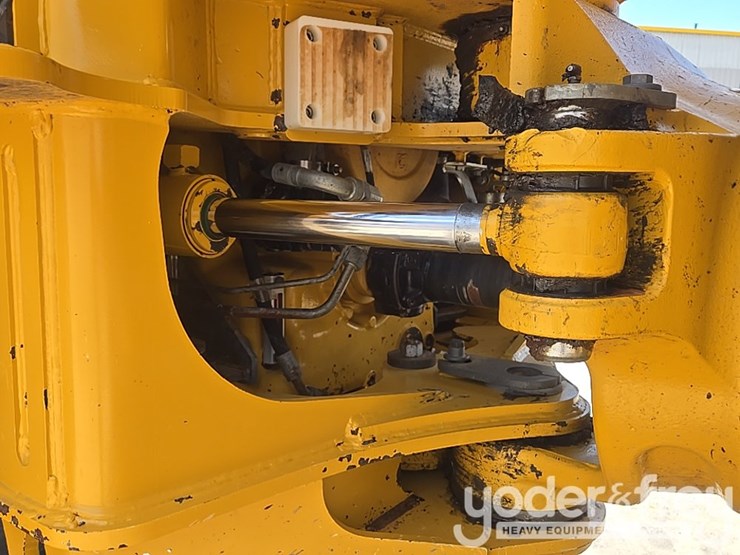 2023-deere-260e-image-14