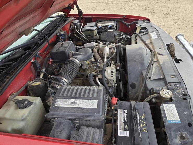2000-chevrolet-3500-image-23