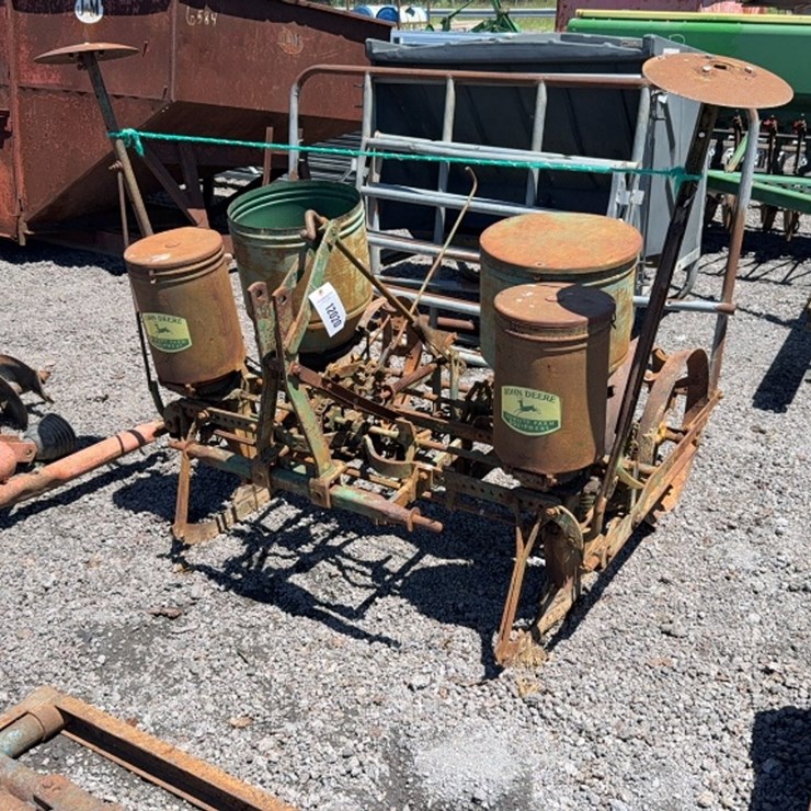 3390 JOHN DEERE 2