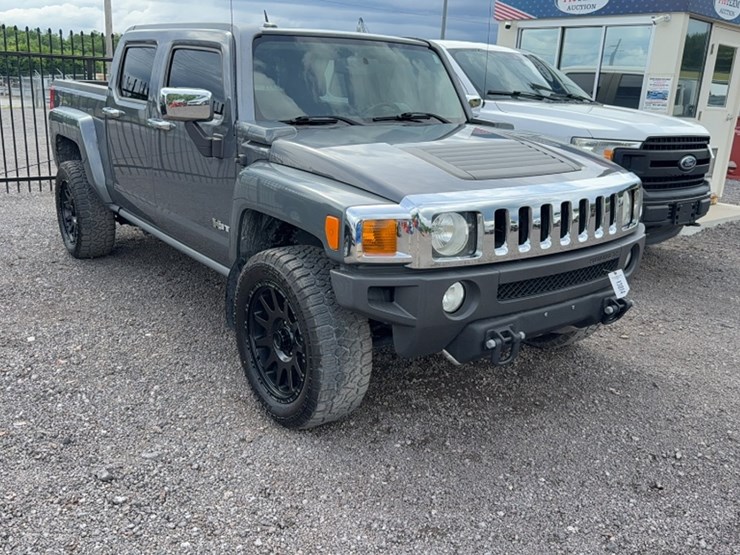 #3013-•-2009-hummer-h3t-pickup-truck-image-3
