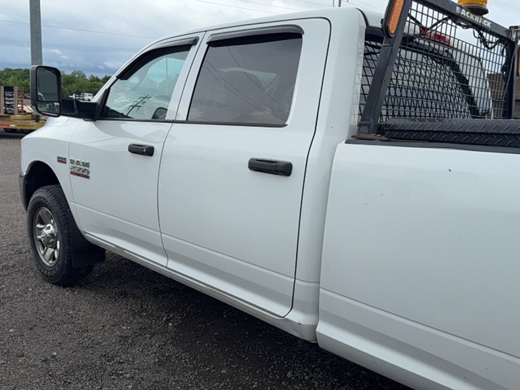 2015-dodge-2500-image-12