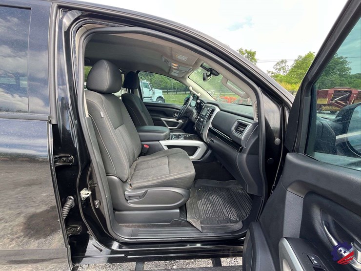2017-nissan-titan-image-52