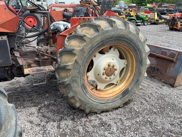 massey-ferguson-261-image-12