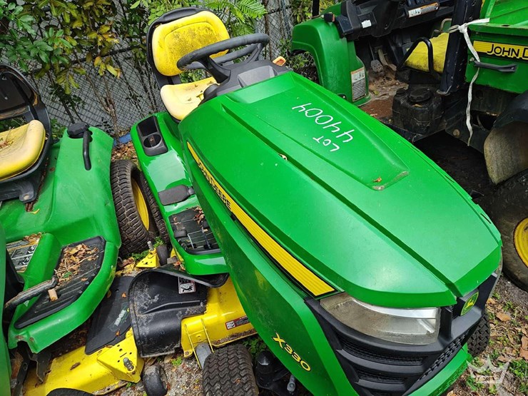 2019-john-deere-x330-image-2