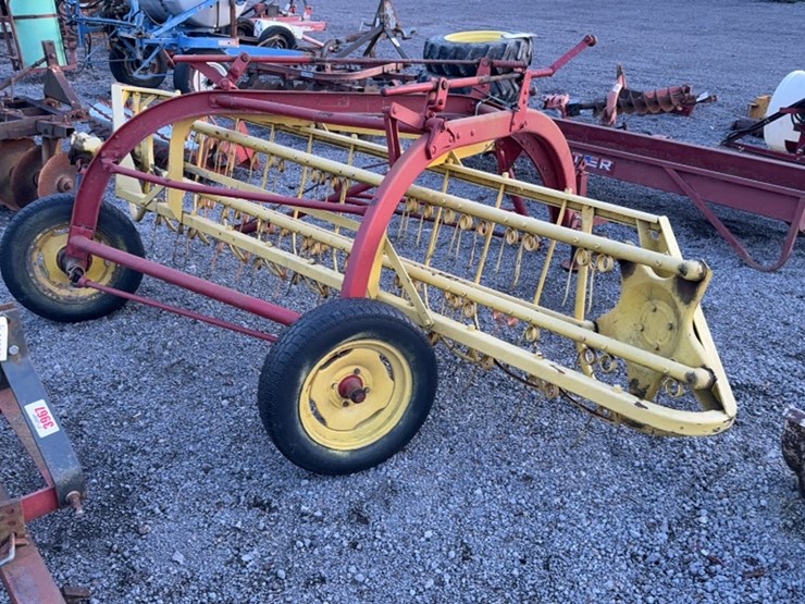 new-holland-258-image-3