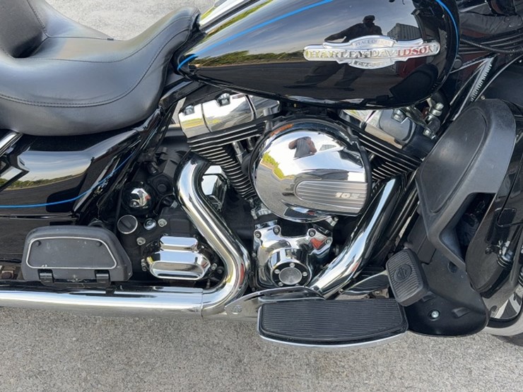 #3017-•-2015-harley-davidson-flh-motor-cycle-image-5