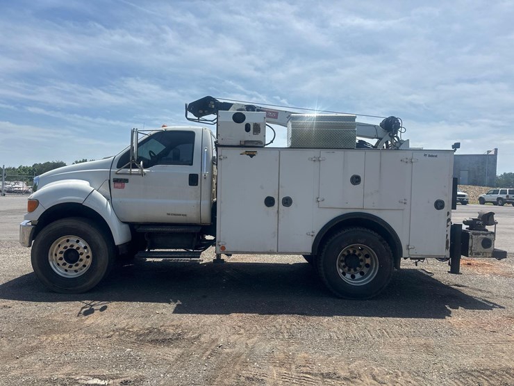 2007-ford-f750-image-11