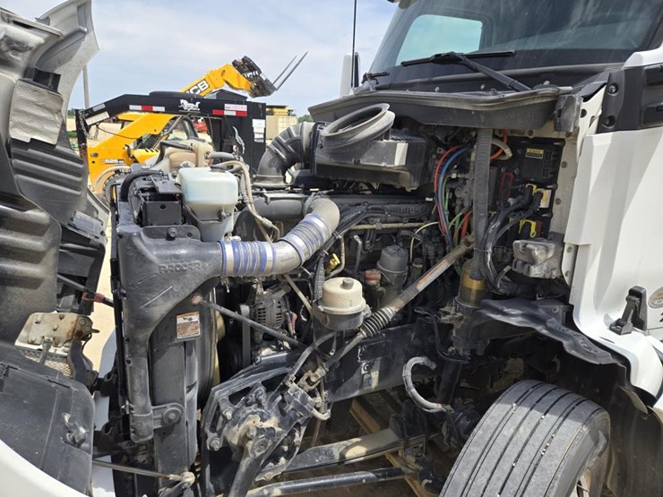 2018-kenworth-t680-image-33