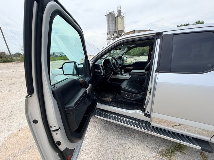 2017-ford-f150-image-50