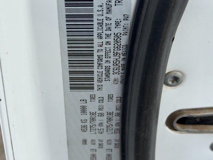 2015-dodge-2500-image-17