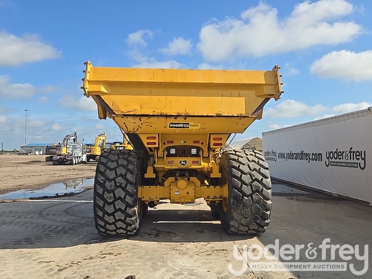 2023-deere-260e-image-4