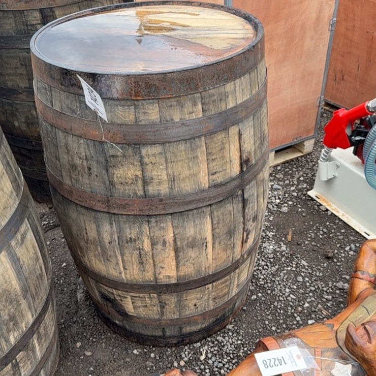 #6033 • WOODEN WISKEY BARREL
